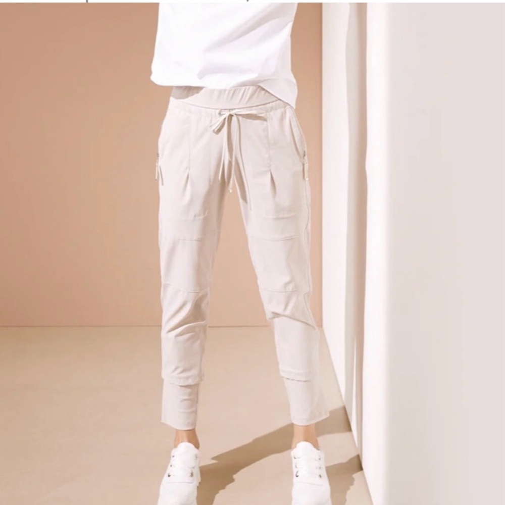 RAFFAELLO ROSSI Cream "Candy" Track Athletic Pants Pockets Size 36, 29” waist